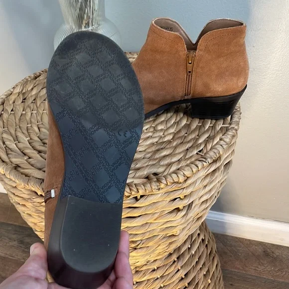 Vionic Tan Ankle Boots - Picture 4 of 7